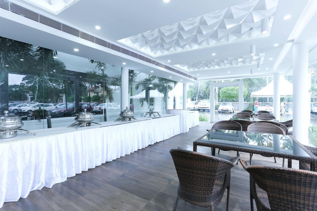 Treebo Trend Al Saj Convention Centre Kazhakuttam エクステリア 写真